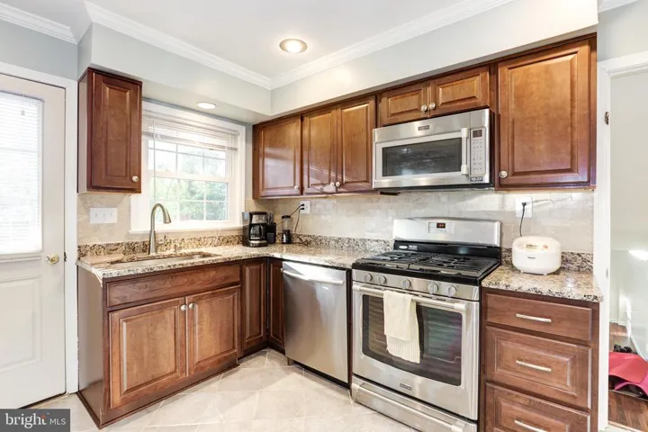 7039 Calamo St, Springfield, Virginia 22150