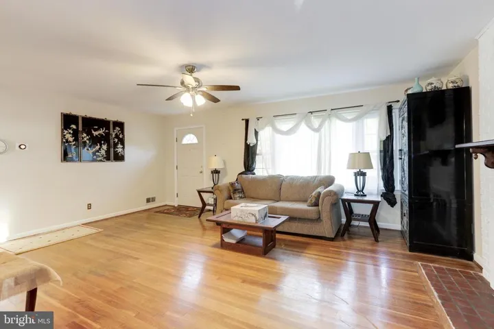 7039 Calamo St, Springfield, Virginia 22150