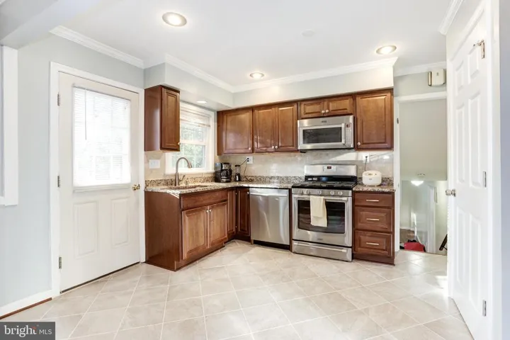 7039 Calamo St, Springfield, Virginia 22150