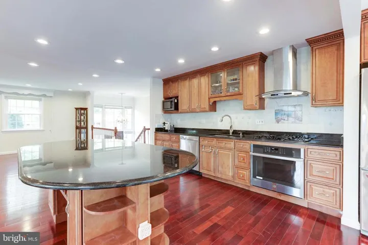 1348 Macbeth St, Mclean, Virginia 22102