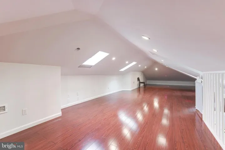 1348 Macbeth St, Mclean, Virginia 22102