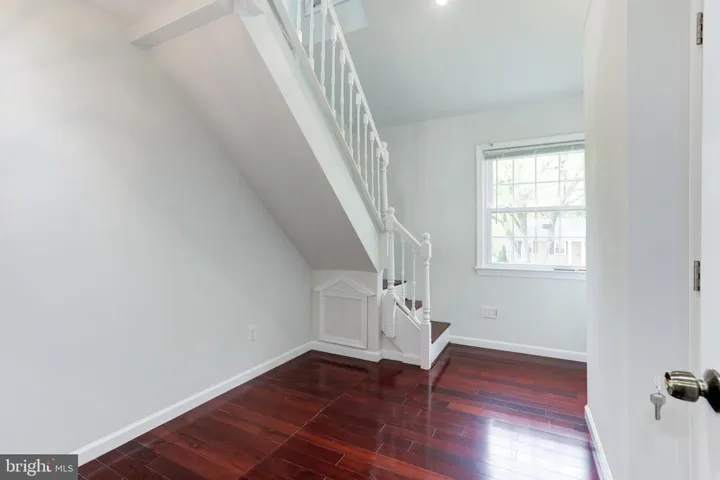 1348 Macbeth St, Mclean, Virginia 22102