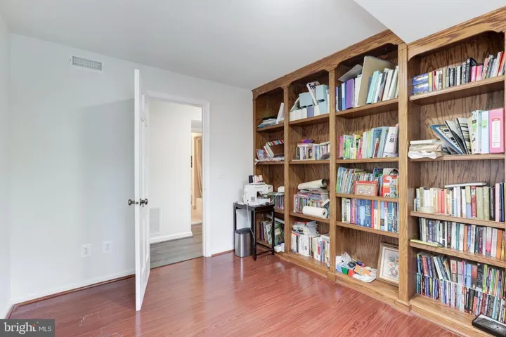 1348 Macbeth St, Mclean, Virginia 22102