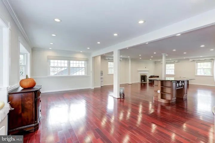 1348 Macbeth St, Mclean, Virginia 22102