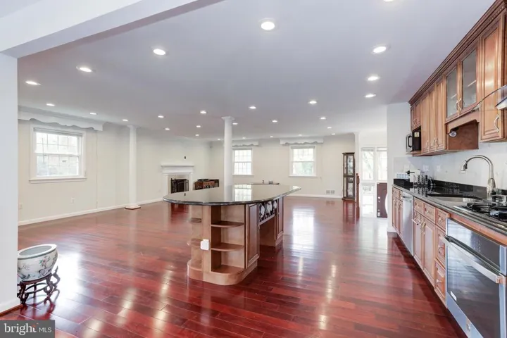 1348 Macbeth St, Mclean, Virginia 22102