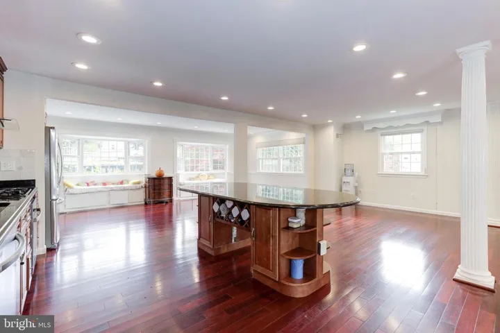 1348 Macbeth St, Mclean, Virginia 22102