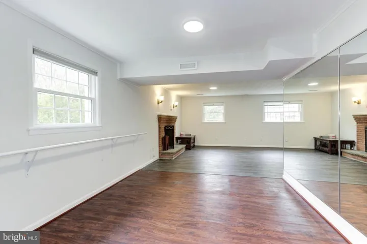 1348 Macbeth St, Mclean, Virginia 22102