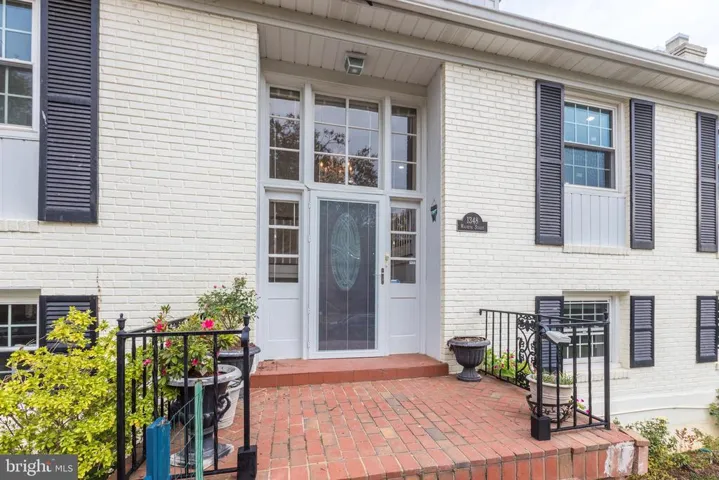 1348 Macbeth St, Mclean, Virginia 22102