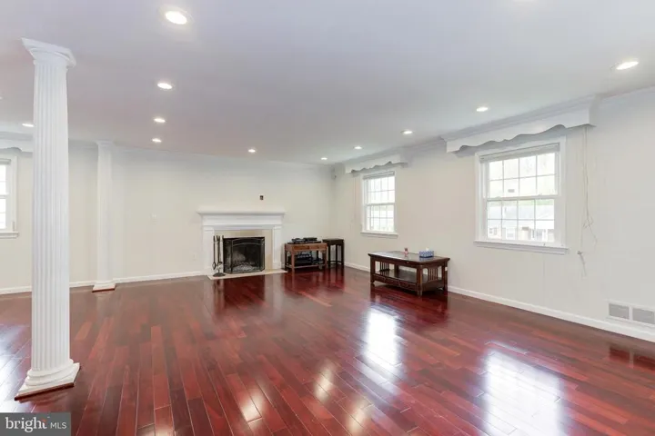 1348 Macbeth St, Mclean, Virginia 22102