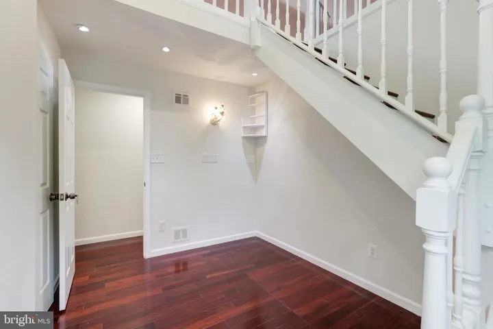 1348 Macbeth St, Mclean, Virginia 22102