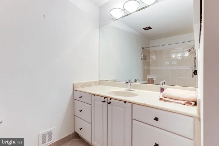 1348 Macbeth St, Mclean, Virginia 22102
