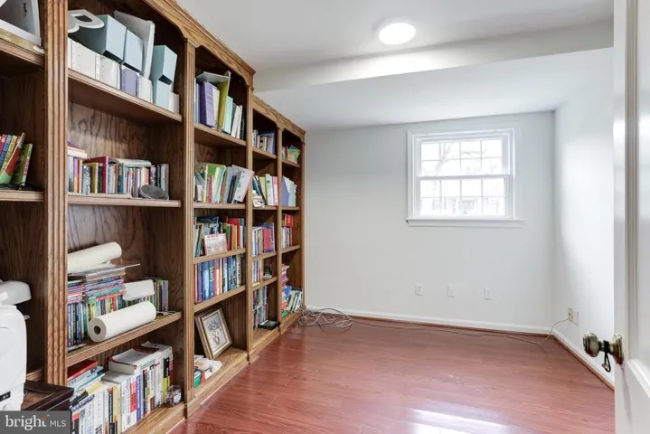 1348 Macbeth St, Mclean, Virginia 22102