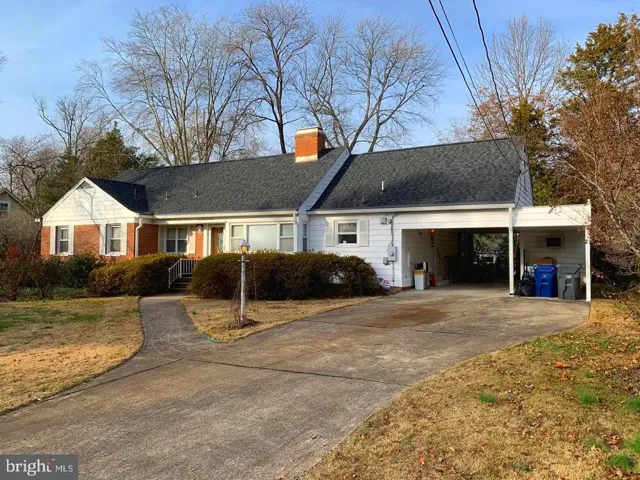 2004 Prices Ln, Alexandria, Virginia 22308