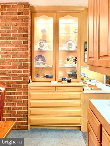 2004 Prices Ln, Alexandria, Virginia 22308