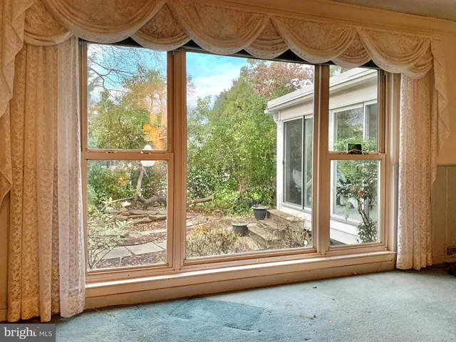 2004 Prices Ln, Alexandria, Virginia 22308
