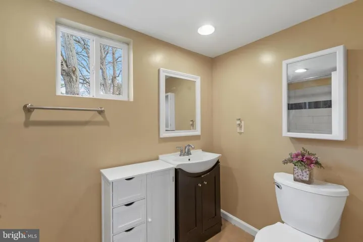 5717 Telegraph Rd, Alexandria, Virginia 22303