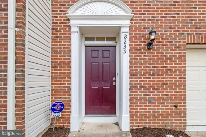 8235 Lamberts Ln, Alexandria, Virginia 22309