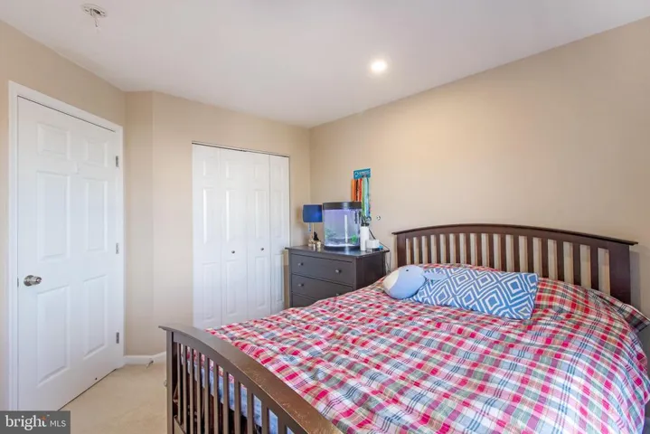 8235 Lamberts Ln, Alexandria, Virginia 22309