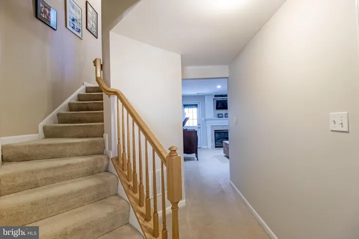 8235 Lamberts Ln, Alexandria, Virginia 22309