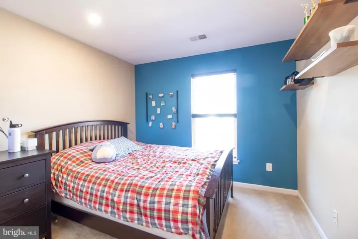 8235 Lamberts Ln, Alexandria, Virginia 22309