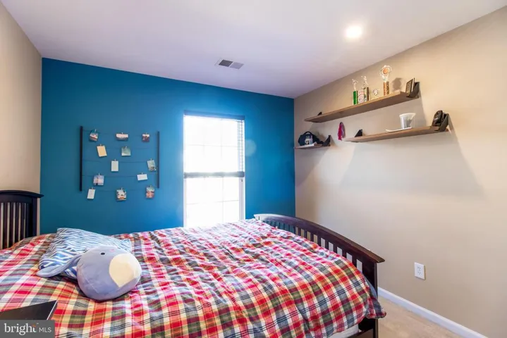 8235 Lamberts Ln, Alexandria, Virginia 22309