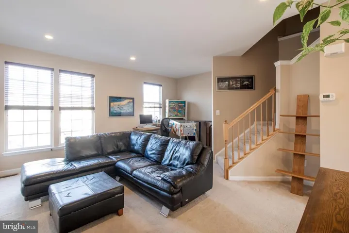 8235 Lamberts Ln, Alexandria, Virginia 22309