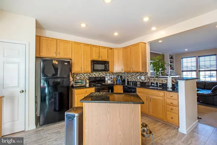 8235 Lamberts Ln, Alexandria, Virginia 22309