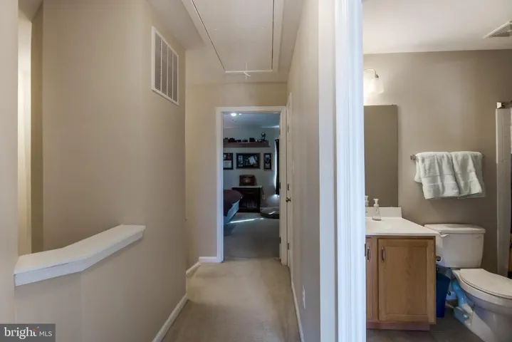 8235 Lamberts Ln, Alexandria, Virginia 22309