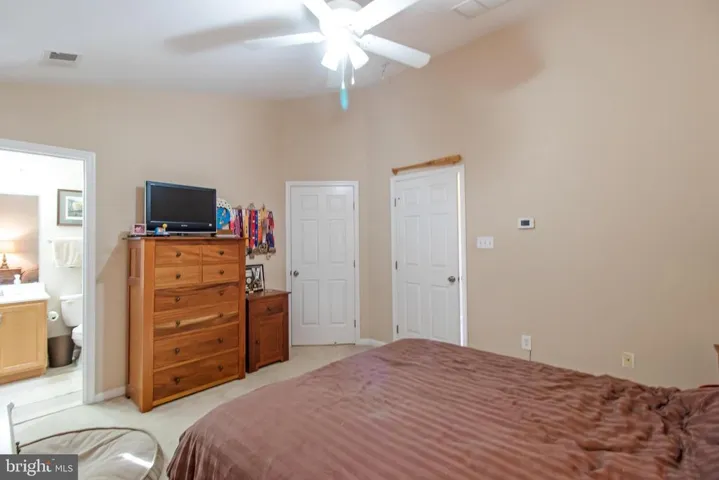 8235 Lamberts Ln, Alexandria, Virginia 22309