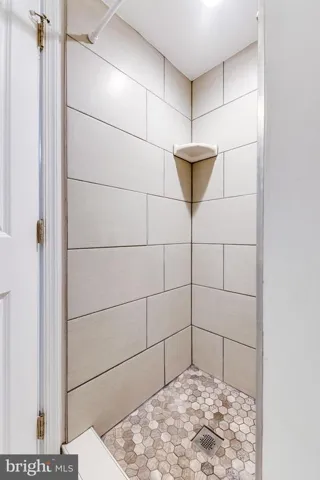 6821 Radcliffe Dr, Alexandria, Virginia 22307