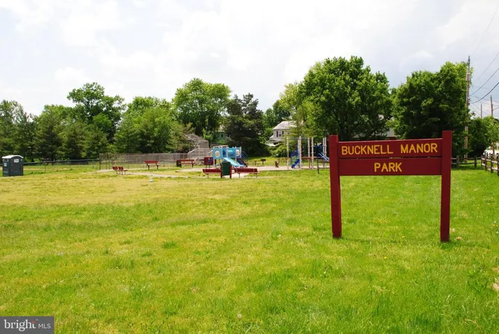 6821 Radcliffe Dr, Alexandria, Virginia 22307