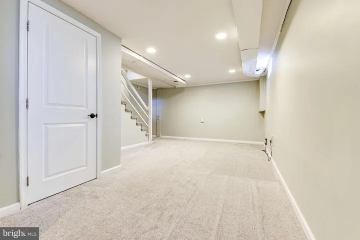 6821 Radcliffe Dr, Alexandria, Virginia 22307