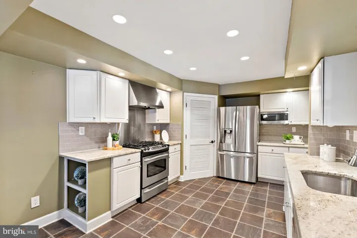 6724 Rolfs Rd, Falls Church, Virginia 22042