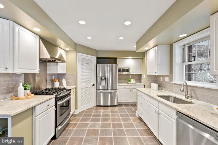 6724 Rolfs Rd, Falls Church, Virginia 22042