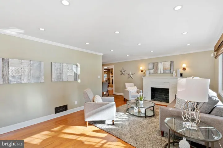 6724 Rolfs Rd, Falls Church, Virginia 22042