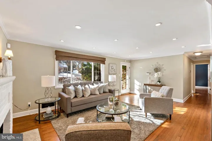 6724 Rolfs Rd, Falls Church, Virginia 22042
