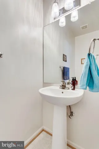 6328 Dunman Way, Alexandria, Virginia 22315