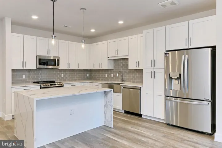 1761 Old Meadow Rd #214, Mclean, Virginia 22102