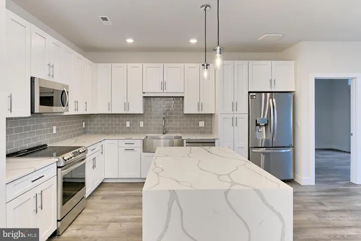 1761 Old Meadow Rd #214, Mclean, Virginia 22102