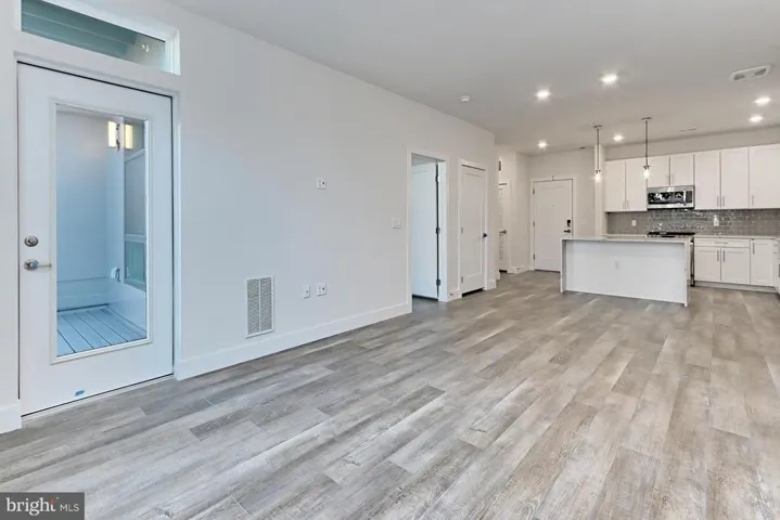 1761 Old Meadow Rd #214, Mclean, Virginia 22102