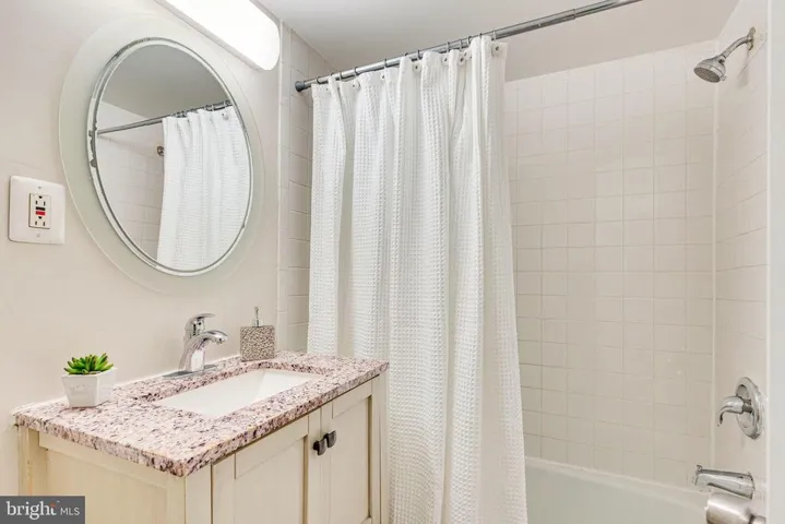 5201 Duke St #102, Alexandria, Virginia 22304