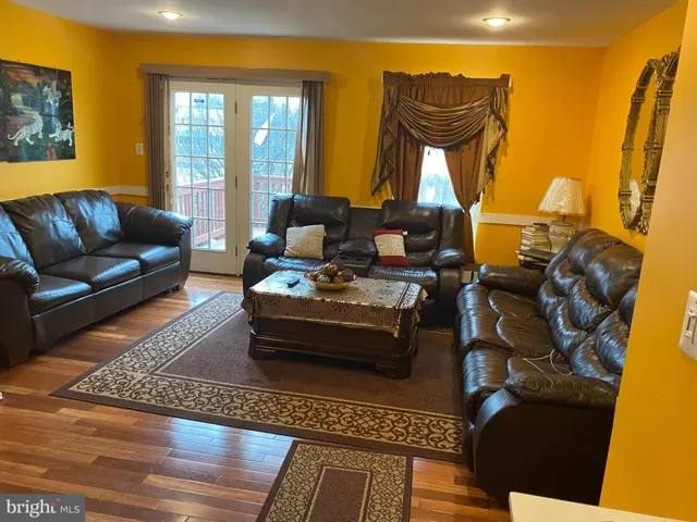 8380 Hunter Murphy Cir, Alexandria, Virginia 22309