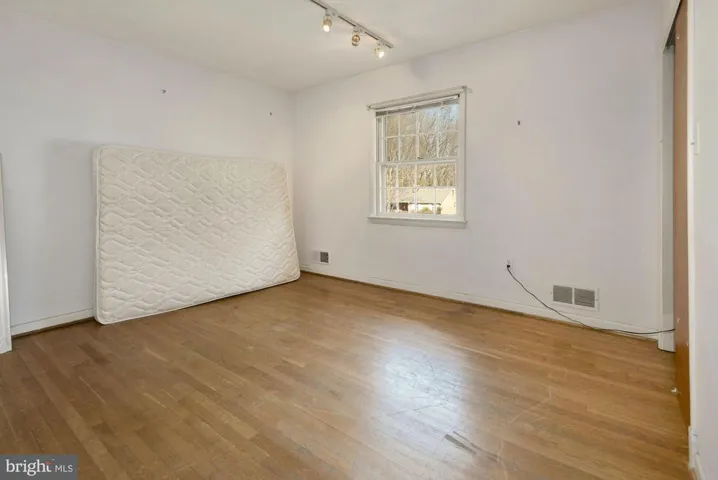 6643 Kirby Ct, Falls Church, Virginia 22043