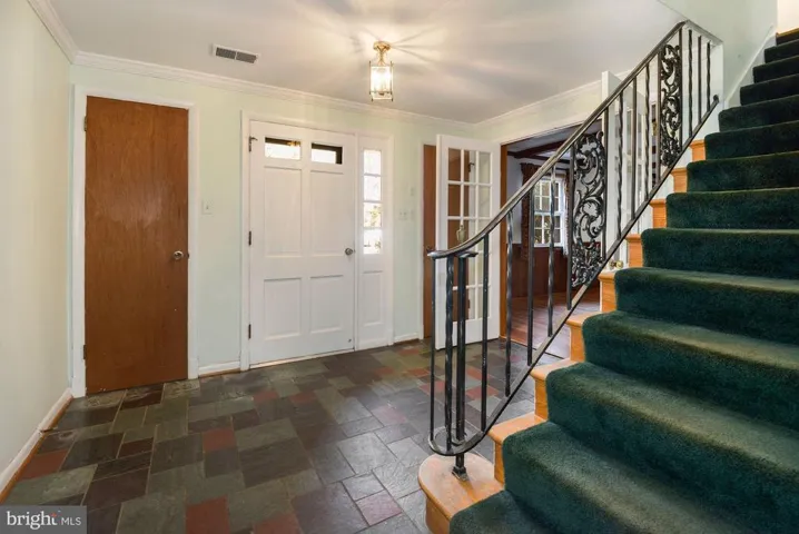 6643 Kirby Ct, Falls Church, Virginia 22043