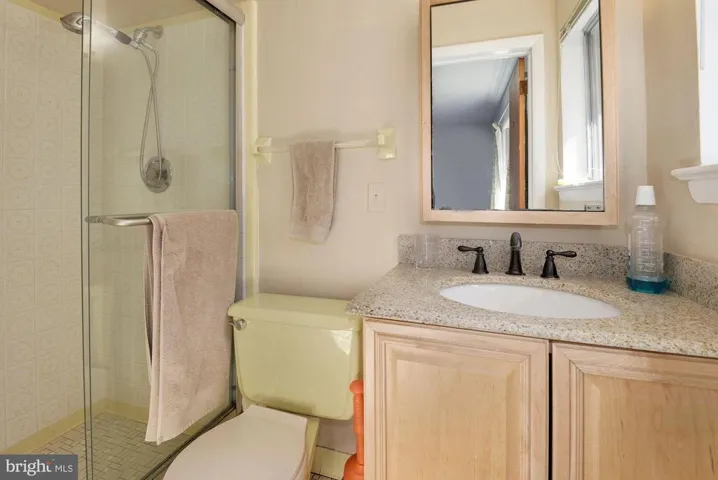 6643 Kirby Ct, Falls Church, Virginia 22043