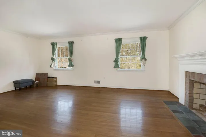 6643 Kirby Ct, Falls Church, Virginia 22043