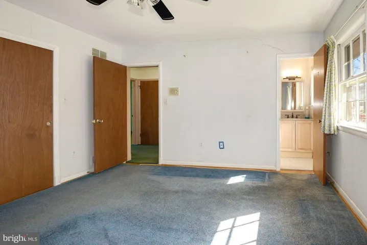 6643 Kirby Ct, Falls Church, Virginia 22043