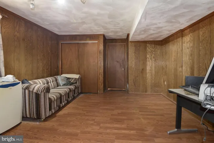 6643 Kirby Ct, Falls Church, Virginia 22043