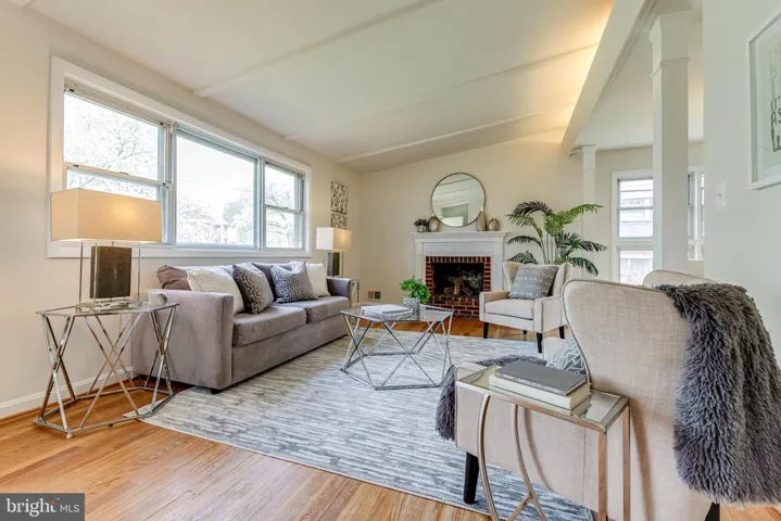 488 Naylor Pl, Alexandria, Virginia 22304
