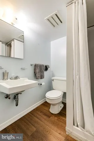 488 Naylor Pl, Alexandria, Virginia 22304